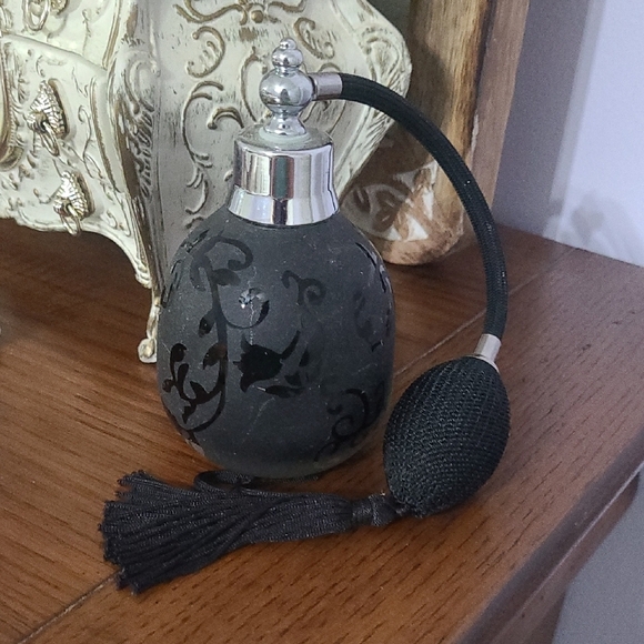Other - Elegant Black Glass Perfume Atomizer